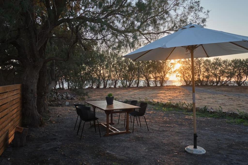 Mekia'S Beach House Livadia  외부 사진