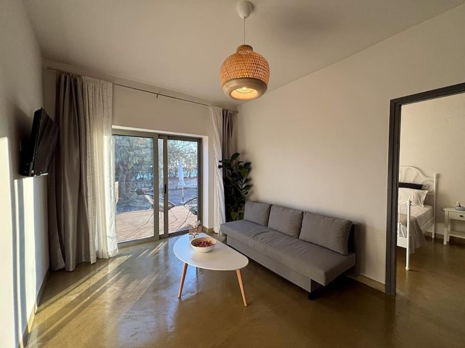 Mekia'S Beach House Livadia  외부 사진